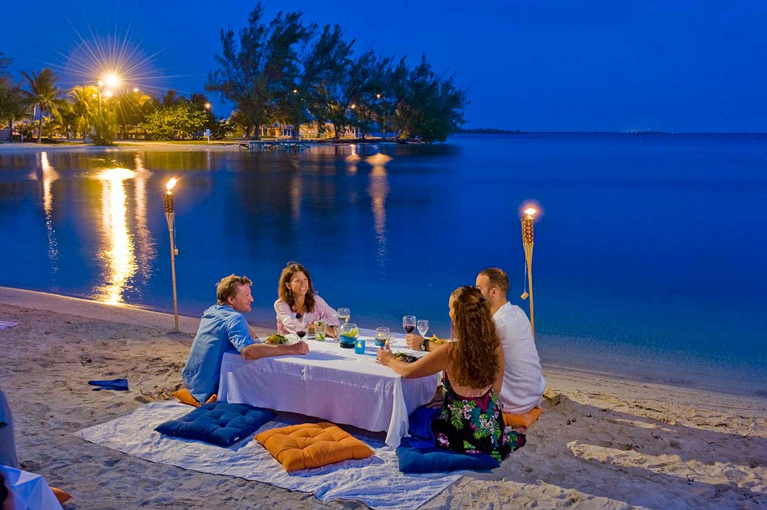 Dining in Kaibo Luna Restaurant in Grand Cayman Crazy Crab